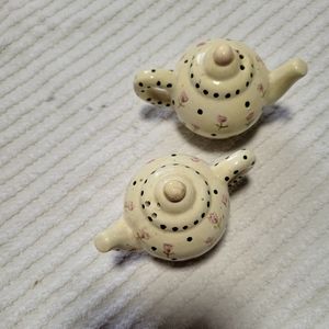Vintage type  salt and pepper  set
